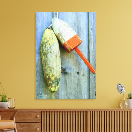 Houten kreeftenboeien verpakt canvas afdruk (Insitu (Woonkamer))