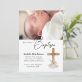 Houten kruis en aangepaste foto Baby meisje doop Kaart (Staand voorkant)