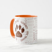 Houten Kunst en Hondenpoot in Bruine Douanenaam Mok (Voorkant links)