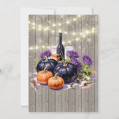 Houten Paarse Pompoenlichten Wijnglas Bruiloft Kaart (Achterkant)