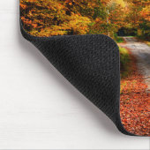 Houten pad met herfstkleuren muismat (Hoek)
