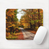 Houten pad met herfstkleuren muismat (Met muis)