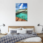 Houten pier die aan Strand verbindt Canvas Afdruk (Insitu (Slaapkamer))