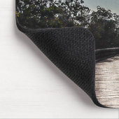 Houten promenade met wolken boven muismat (Hoek)