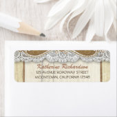 Houten retouradreslabels met witte kant etiket (Insitu)