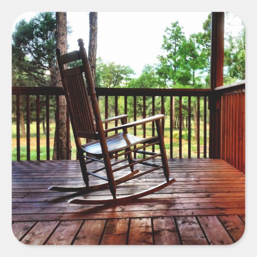 Houten schommelstoel op veranda vierkante Sticker (Voorkant)