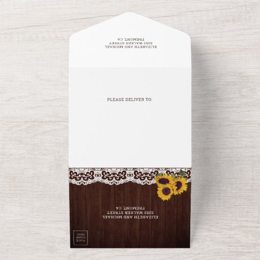 Houten schuur met kant en zonnebloemen trouwjapon all in one uitnodiging (Buitenkant)