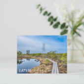 Houten spoor over moeras met toren briefkaart (Staand voorkant)