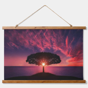 Houten wandtapijt met silhouet van boom bij zonson hangend wandkleed