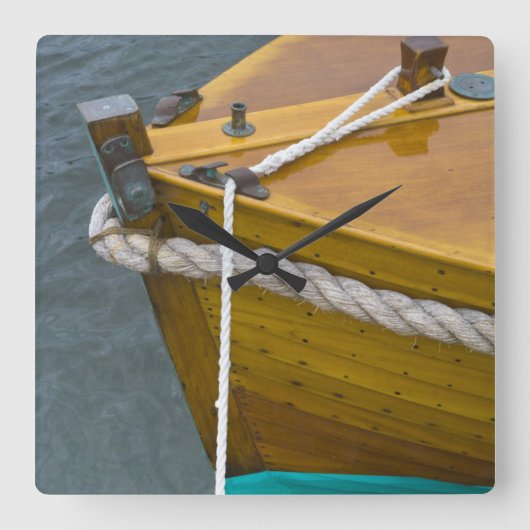 Houten zeilboot in water vierkante klok (Voorkant)