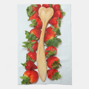 Houthart Spoon omgeven door aardbeien Handdoeken