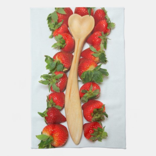 Houthart Spoon omgeven door aardbeien Handdoeken (Verticaal)