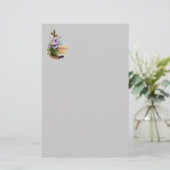 Houtkruis met paarse bloemen briefpapier (Staand voorkant)