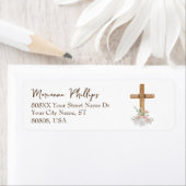 Houtkruis met roze en witte bloemen etiket (Insitu)