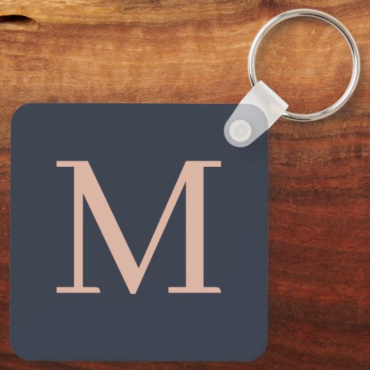 Houtskool en lichtroze gepersonaliseerde monogram sleutelhanger (Achterkant)