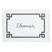 Houtskool Grijs Grieks Sleutel Monogram Standaard Kussensloop (Voorkant)