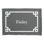 Houtskool Grijs Grieks Sleutel Monogram Standaard Kussensloop (Voorkant)