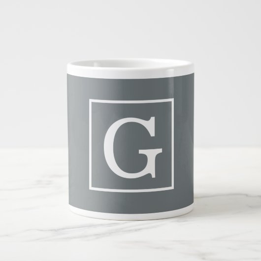 Houtskoolgrijs Wit Omkaderd Initiaal Monogram Grote Koffiekop (Voorkant)