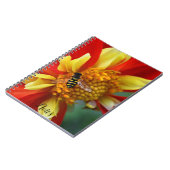 Hover Vlieg op Sinaasappel en Gele Dahlia Notitieboek (Linkerzijde)