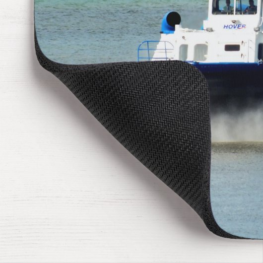 Hovercraft's die aankomen in Ryde Muismat (Hoek)