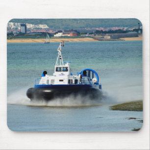 Hovercraft's die aankomen in Ryde Muismat