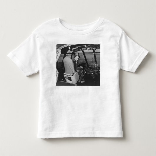 Howard Hughes in Spruce Goose Wooden Plane Kinder Shirts (Voorkant)