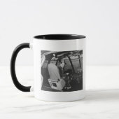 Howard Hughes in Spruce Goose Wooden Plane Mok (Links)