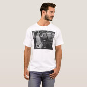 Howard Hughes in Spruce Goose Wooden Plane T-shirt (Voorkant volledig)