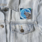 Howling Arctic Wolf & Moon Wildlife Badge Vierkante Button 5,1 Cm (In situ)