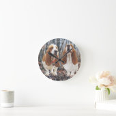 Howling Basset Hound Woodland Clock Ronde Klok (Huis)