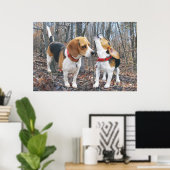 Howling Beagle & Beagle Buddy in Bossen Poster (Thuiskantoor)