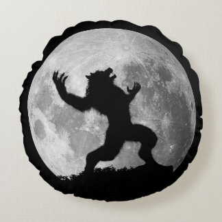 Howling Mad Werewolf Pillow Rond Kussen