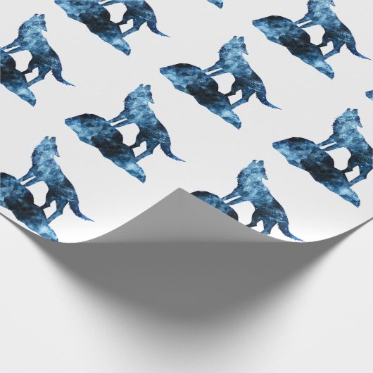 Howling Wolf blue sparkly rooksilhouet Cadeaupapier (Hoek)