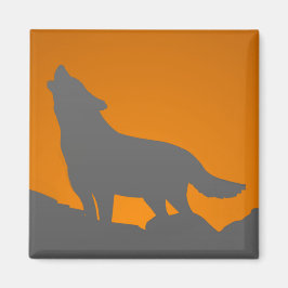 Howling wolf magnet
