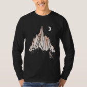 Howling Wolf Under Crescent Moon Mountain - Modern T-shirt (Voorkant)