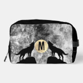 Howling Wolf Volle maan zwart wit Custom Monogram Toilettasje (Achterkant)