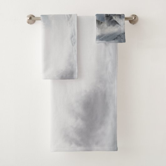 Howling Wolves Mountain Fog Scene Print Bad Handdoek (Insitu)