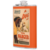 Hoyt is een hond in het Manger Theater Poster Heupfles (Links)