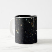Hubble Deep Field mok. Tweekleurige Koffiemok (Voorkant links)