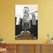 Hubble Space Telescope in Atlantis cargo bay Canvas Afdruk (Insitu (Woonkamer))