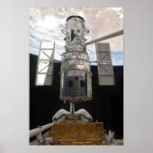 Hubble Space Telescope in Atlantis cargo bay Poster (Voorkant)