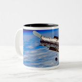 Hubble Space Telescope Tweekleurige Koffiemok (Voorkant links)