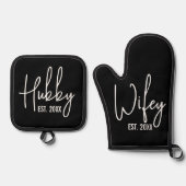 Hubby en een handige keuken ovenwant & pannenlap set (Voorkant)