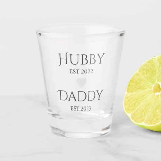Hubby Est. XXXX, papa Est. XXXX - VADERDAG Shot Glas (Voorkant)