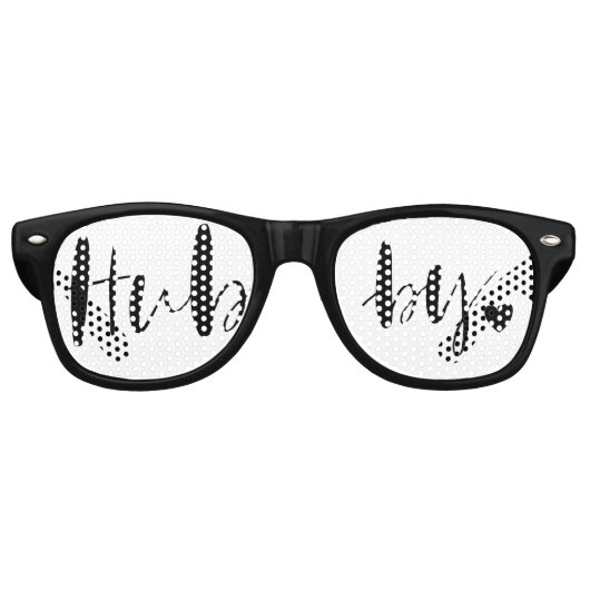 Hubby Love | Stijlvol zwart penseelscript en -hart Retro Zonnebril (Voorkant)