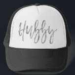 Hubby Zilverfolie en Witte Trucker Hoed Trucker Pet<br><div class="desc">Hubby zilverfolie en witte trucker hoed voor hem. De Hubby trucker hoed als een bijpassende wifey pet in hetzelfde collectie.</div>