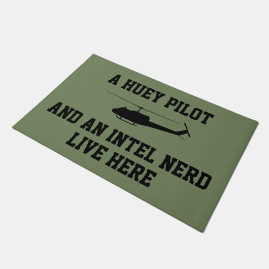 Huey Pilot en een Intel Nerd Live Deurmat (Schuin)