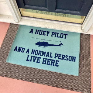 Huey Pilot en Normal Person Deurmat