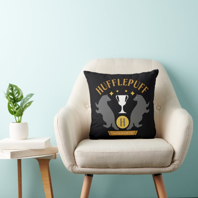 HUFFLEPUFF™ Badger en Cup House Pride Graphic Kussen (Stoel)