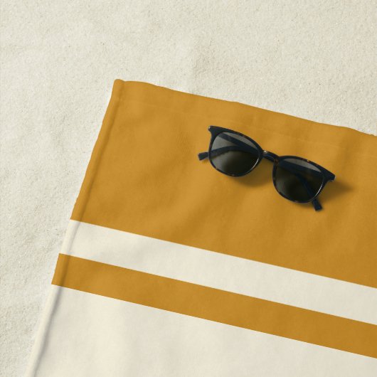 HUFFLEPUFF™ Badger House Pride Badge Strandlaken (In situ)